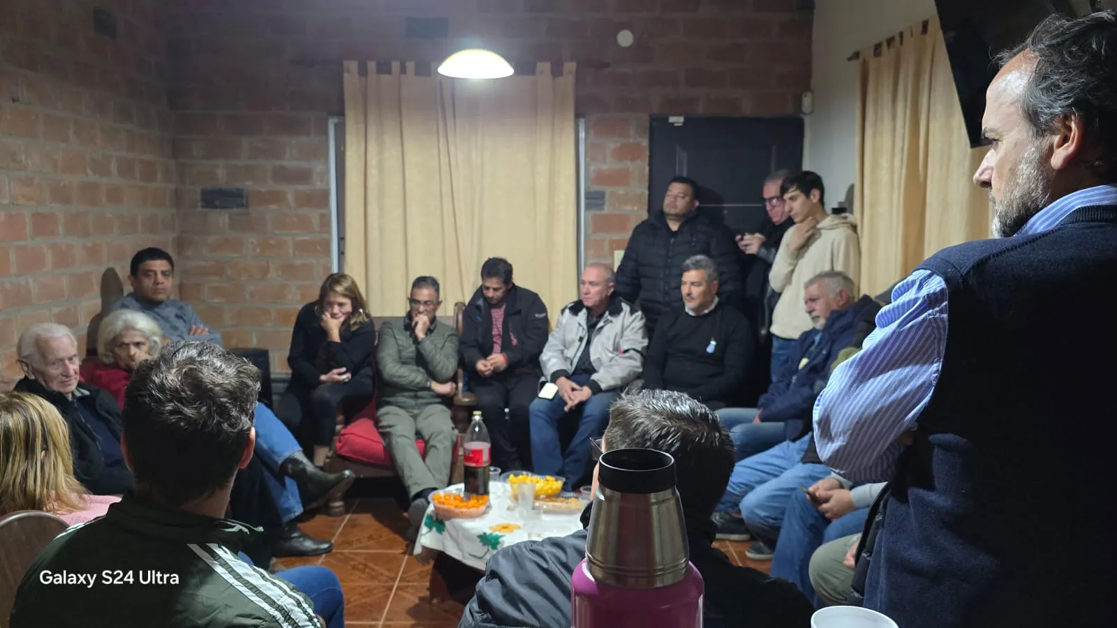 Legisladores tomando mate...