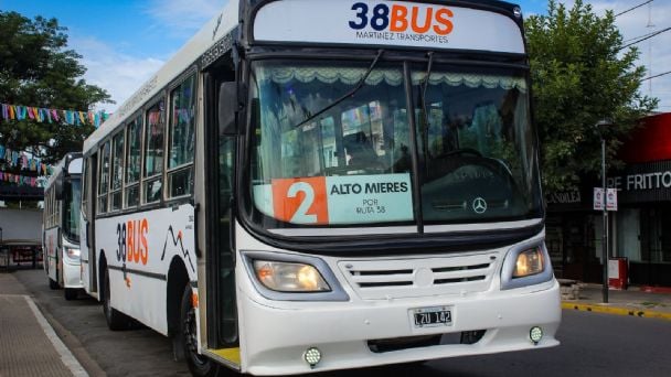 38 Bus